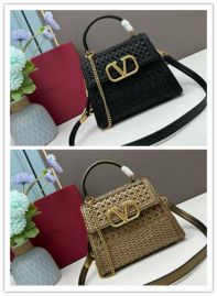 Picture of Valentino Lady Handbags _SKUfw135549893fw
